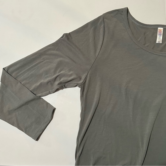 LuLaRoe Lynnae Long Sleeve, 2XL - Picture 4 of 4